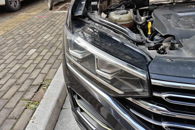 Used Volkswagen Tayron 2020 330TSI Two-Wheel Drive Luxury Smart Connectivity Version
