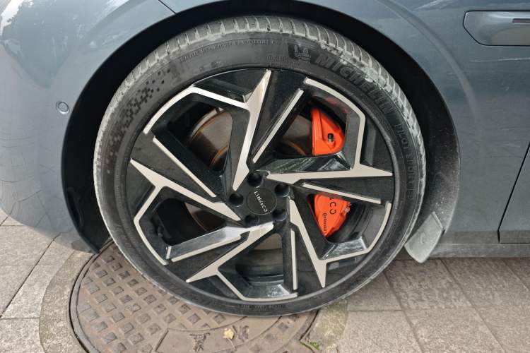 Used Lynk & Co Z10 2025 95 kWh 702 km All-Wheel Drive Intelligent Driving Ultra
