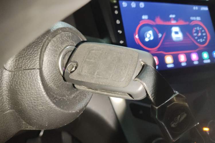 Used Chevrolet Aveo Sonic 2014 Sedan 1.4SL MT Comfort Edition