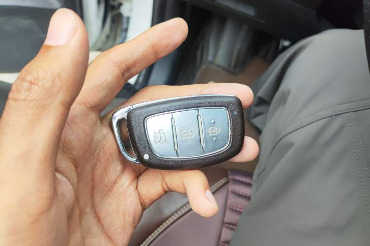 Used Hyundai ix35 2013 2.0L Automatic Two-Wheel Drive Smart GLS China IV Standard Vehicle Key