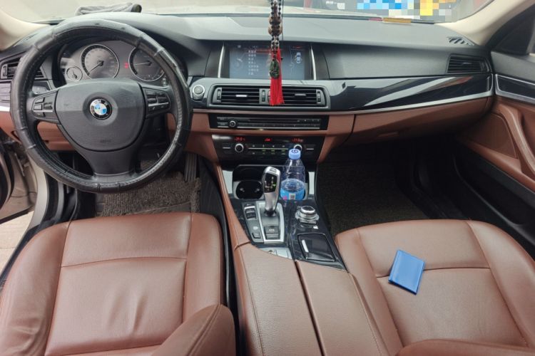 Used BMW 5 Series 2014 520Li Elegant Model Center Console