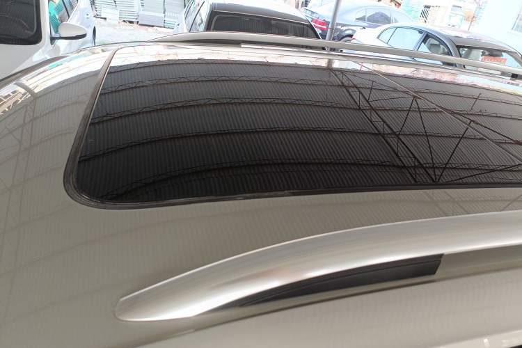 Used Volkswagen Tiguan L 2019 Updated Version 330TSI Automatic Two-Wheel Drive Panoramic Comfort Edition China VI Standard Roof