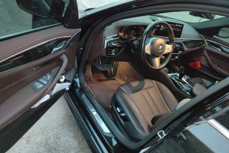 Used BMW 5 Series 2022 Second Facelift 525Li M Sport Package
