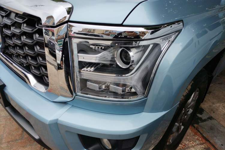 Used Great Wall King Kong Poer 2022 2.0T Manual Diesel Two-Wheel Drive Elite Version with Long Bed GW4D20M
