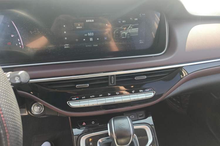 Used GAC Trumpchi M6 2023 PRO 270T DCT Luxury Edition Audio And AC Panel