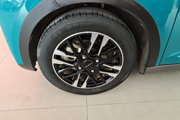 Used Chery QQ Little Ant 2022 Sweet Pink Edition Half-Sugar Version Lithium Iron Phosphate 30 kW 301 km Left Front Wheel Hub