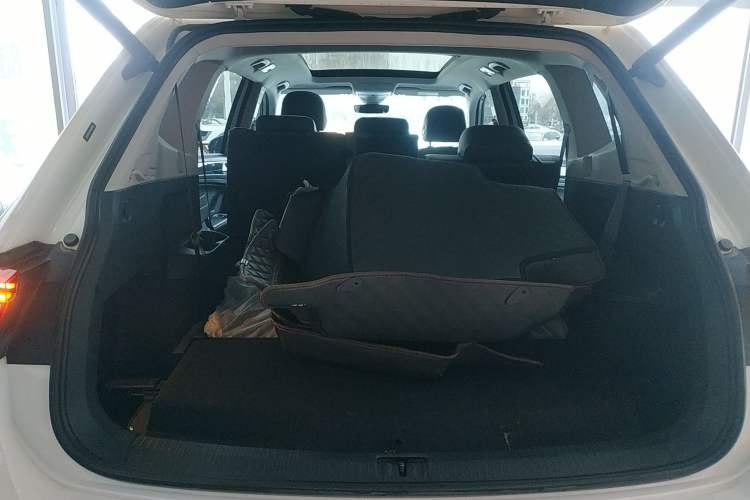 Used Volkswagen Tiguan L 2023 380TSI Automatic All-Wheel Drive R-Line Flagship 7-Seater