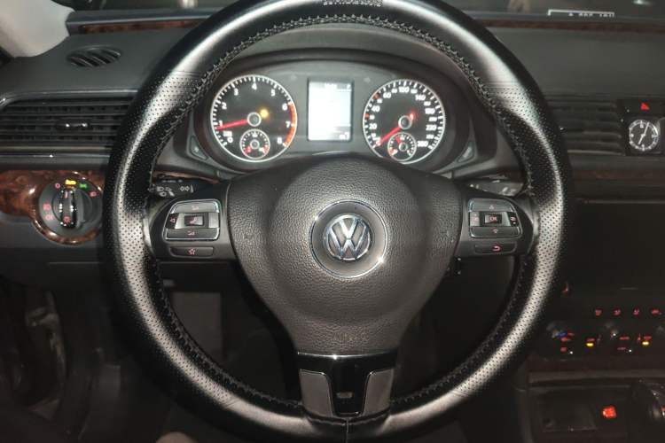 Used Volkswagen Passat 2011 1.8TSI DSG Prestige Edition
