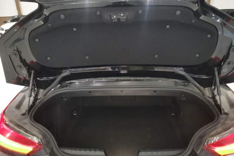 Used BMW Z4 2019 sDrive 25i M Sport Package Trunk