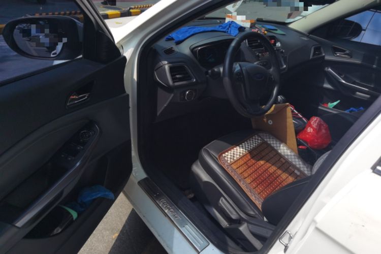 Used Ford Escort 2015 1.5L Automatic Fashion Model