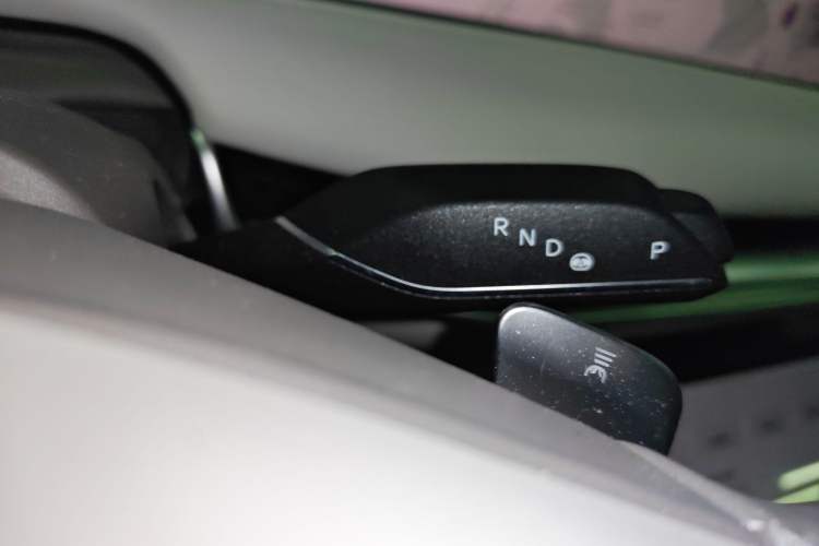 Used IM L7 2022 Dynamic Model Gear Lever