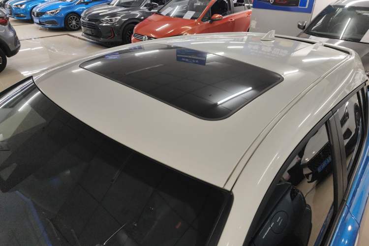 Used Toyota IZOA 2018 2.0L Yichi Version China VI Standard