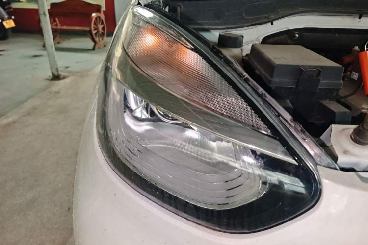 Used Roewe Clever 2021 302km All-Round Version Right Front Headlight