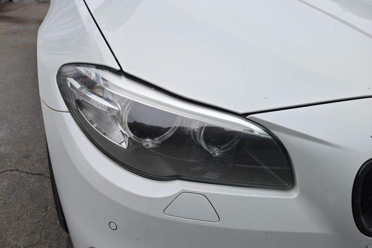 Used BMW 5 Series 2014 528Li Leading Model
