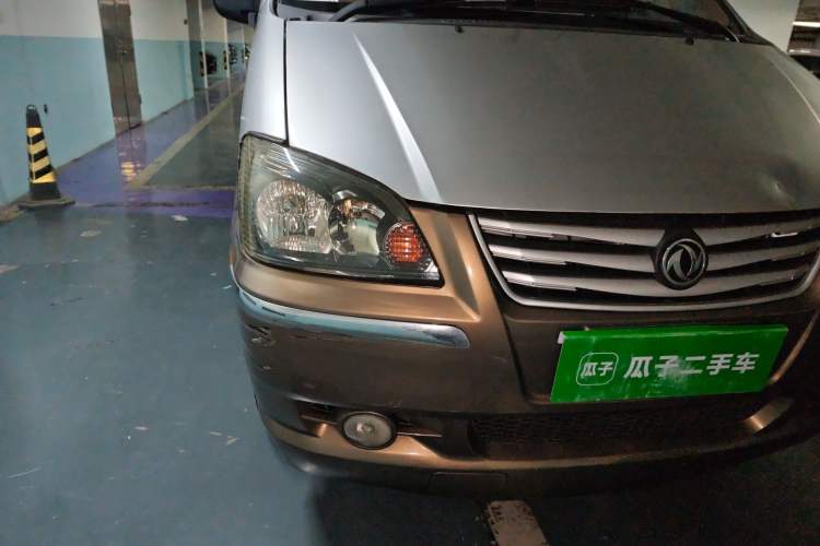 Used FORTHING Lingzhi 2014 M3 1.6L 7-Seater Comfort Model Right Front Headlight