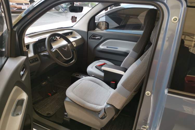 Used Wuling Hongguang MINIEV 2021 Macaron Premium Model – Lithium Iron Phosphate Driver Seat