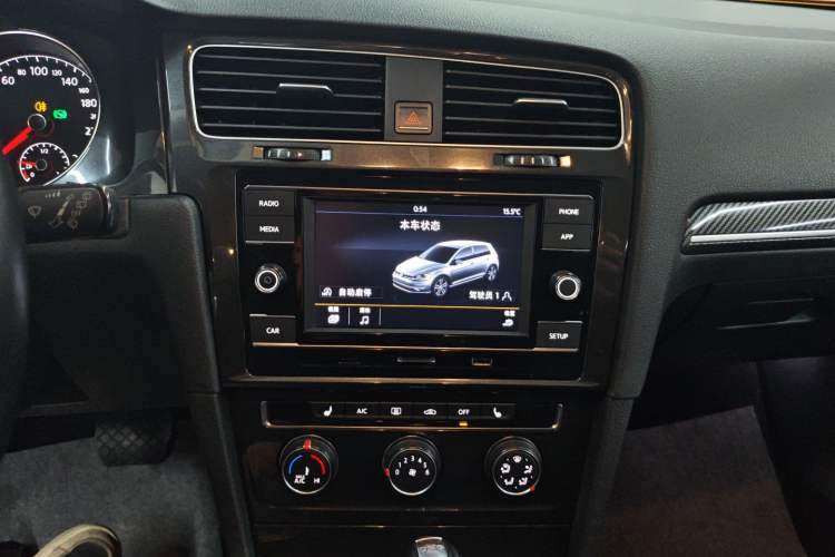 Used Volkswagen Golf 2018 230TSI Automatic Luxury Version
