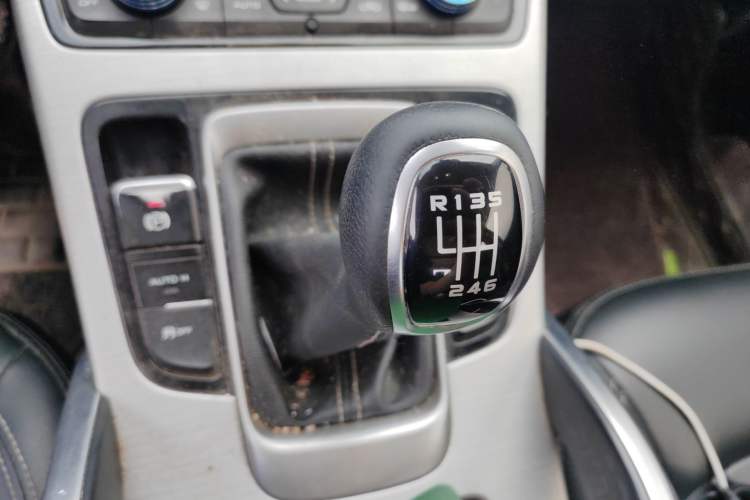 Used Geely Auto Emgrand X7 Sport 2016 2.0L Manual ZhiShang Version
