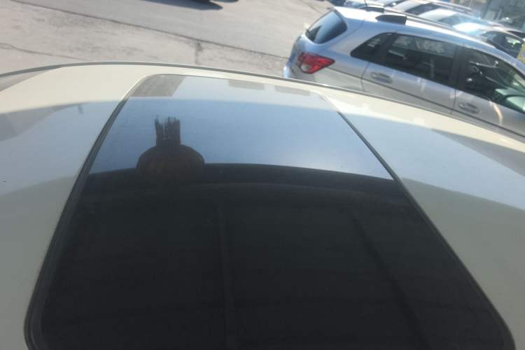 Used Buick Verano 2019 Sedan 20T Dual-Clutch Leading Model Roof