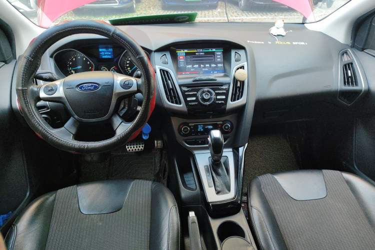 Used Ford Focus 2012 Hatchback 1.6L Automatic Fashion Edition