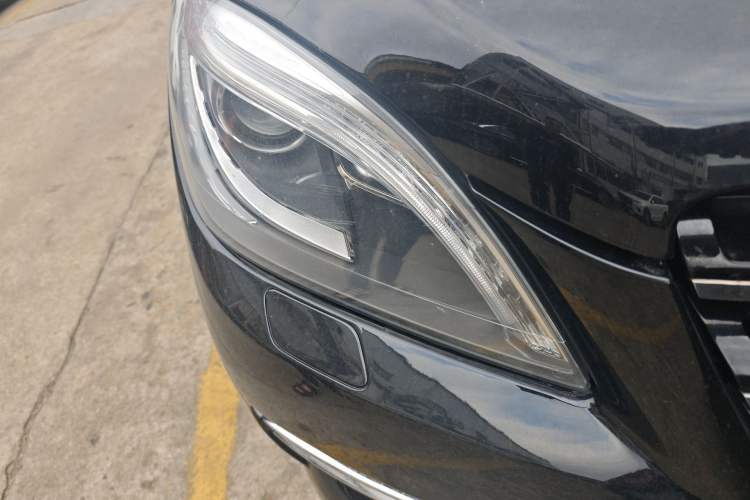 Used Mercedes-Benz M-Class 2015 ML 400 4MATIC Luxury Model Right Front Headlight