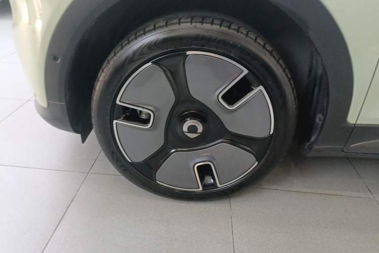 Used smart #1 2022 Premium Edition Left Front Wheel Hub