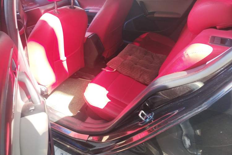 Used Volkswagen Lavida 2013 Revised Classic 1.6L Automatic Fashion Edition Left Rear Seat