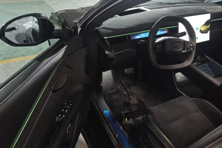 Used Lynk & Co Lynk & Co 10 EM-P 2025 Model 240 All-Wheel Drive Ultra—Sport Edition