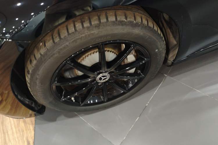 Used Mercedes-Benz EQE 2022 350 Pioneer Edition Left Front Wheel Hub