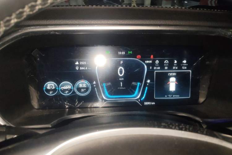 Used BAIC Off-Road BJ40 2018 PLUS 2.3T Automatic Four-Wheel Drive Flagship Version China V Emission Standard Instrument Cluster