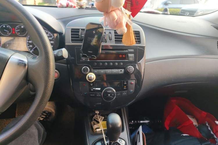 Used Nissan Tiida 2011 1.6L CVT Smart Version
