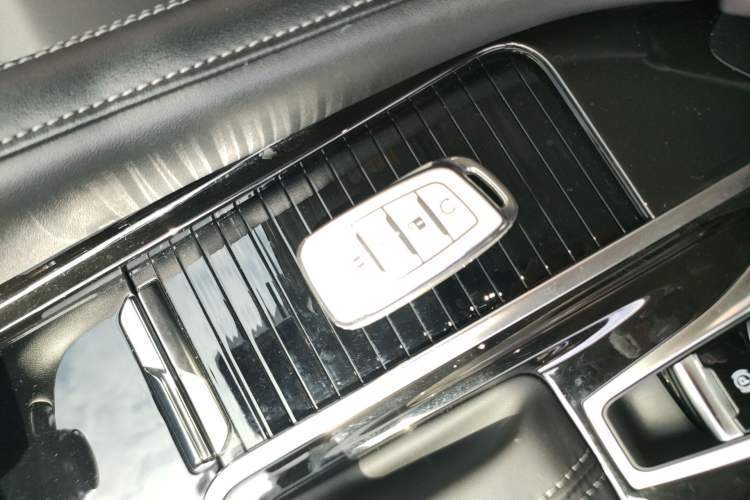 Used CHANGAN CS95 2019 2.0T Four-Wheel Drive Luxury Version Vehicle Key