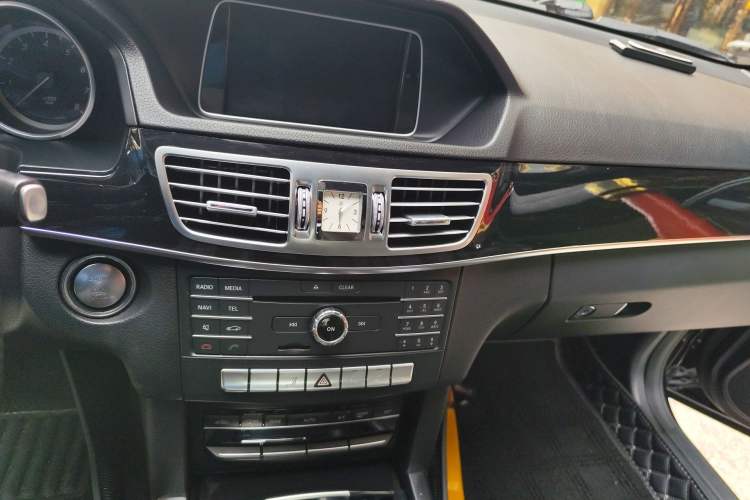 Used Mercedes-Benz E-Class 2015 Facelift E 200 L Sport Edition
