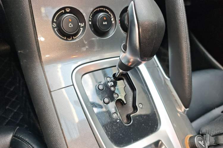 Used Peugeot 3008 2016 2.0L Automatic Classic Edition