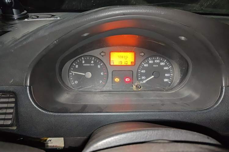 Used Wuling Rongguang 2011 1.2L Base Version
