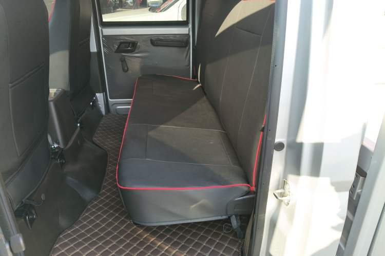 Used Wuling Rongguang New Truck 2023 1.5L Double-Cab Extended-Size Standard Version LAR
