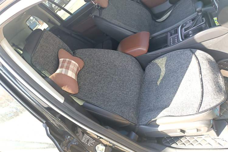 Used GAC Trumpchi GS8 2017 320T Two-Wheel Drive Luxury Smart Connectivity Version (7 Seats) Right Front Seat