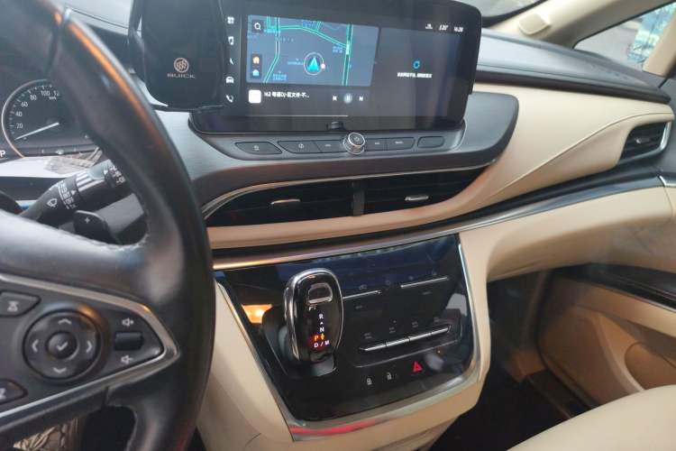 Used Buick GL8 2023 Facelifted Land Cruiser Executive Luxury Version
