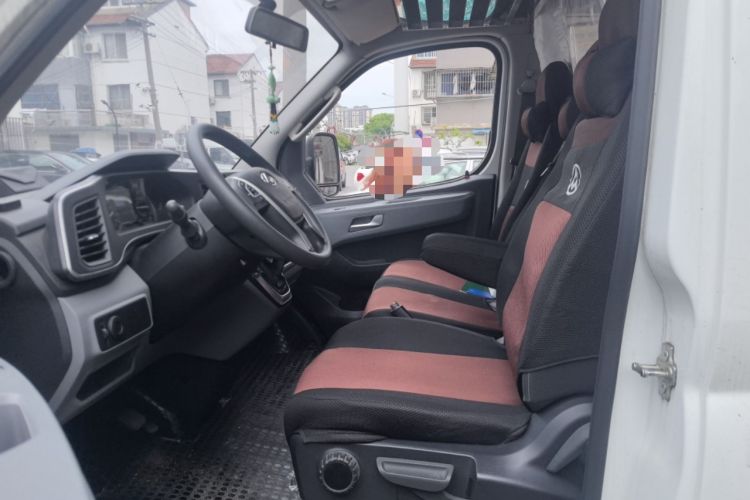 Used SAIC MAXUS Xintu V80 2023 2.0T AMT Classic Aoyuntong Long Wheelbase Mid-Height 6/7/8/9-Seater