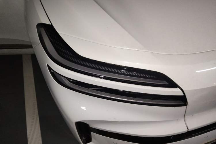 Used ONVO Luxeed L90 2025 Model—Ultra Six-Seater Version
