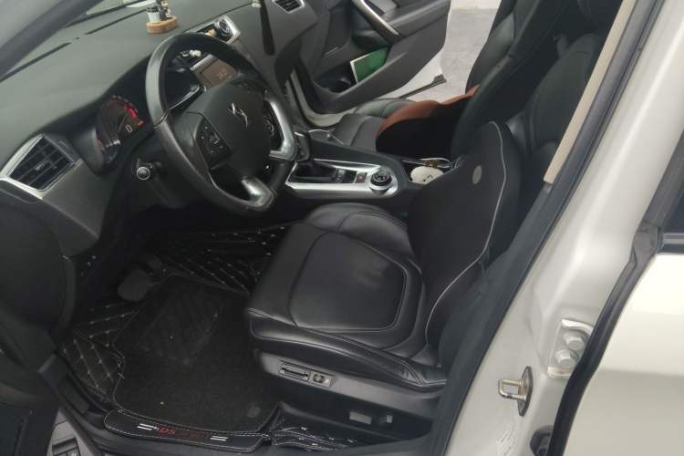 Used DS 6 2016 1.6T Luxury Edition THP160
