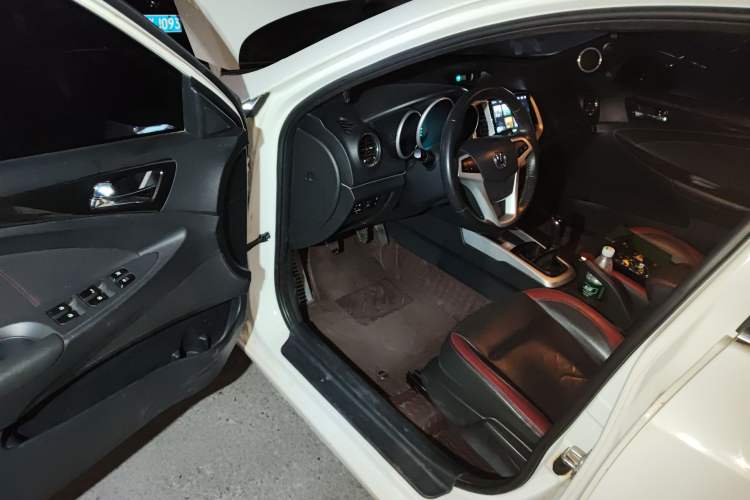 Used Changan Eado 2013 1.6L Manual ZhiKu Model China IV Standard
