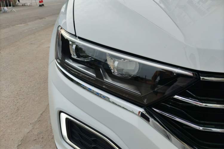 Used Volkswagen T-ROC 2021 280TSI DSG Two-Wheel Drive Elite Connect Edition