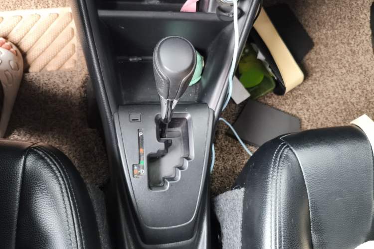 Used Toyota YARiS L Zhi Xuan 2016 Revised 1.5E CVT Charming Edition Gear Lever