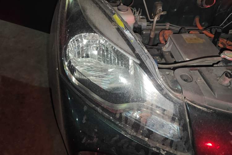 Used CHANGAN Benni E-Star 2021 National Edition Xin Yue Version (Fast-Charging Edition) Lithium Iron Phosphate (31.95 kWh) Right Front Headlight