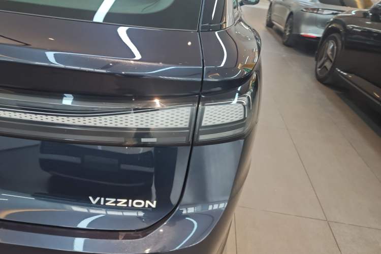 Used Volkswagen ID.7 VIZZION 2024 First Edition Right Rear Taillight