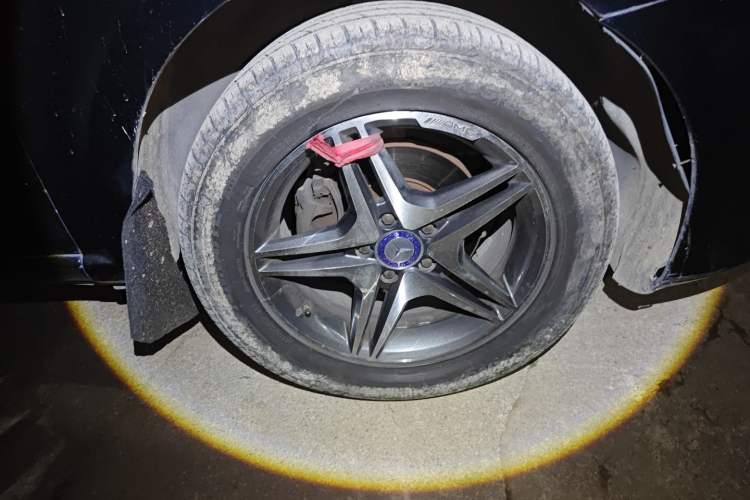 Used Mercedes-Benz Vito 2013 2.1T Elite Edition Right Front Wheel Hub