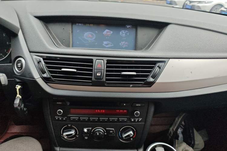 Used BMW X1 2013 sDrive18i Fashion Model Audio And AC Panel