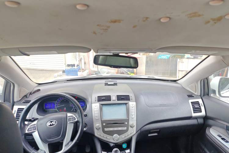 Used BYD S6 2013 Platinum Edition 2.0L Manual Luxury Model