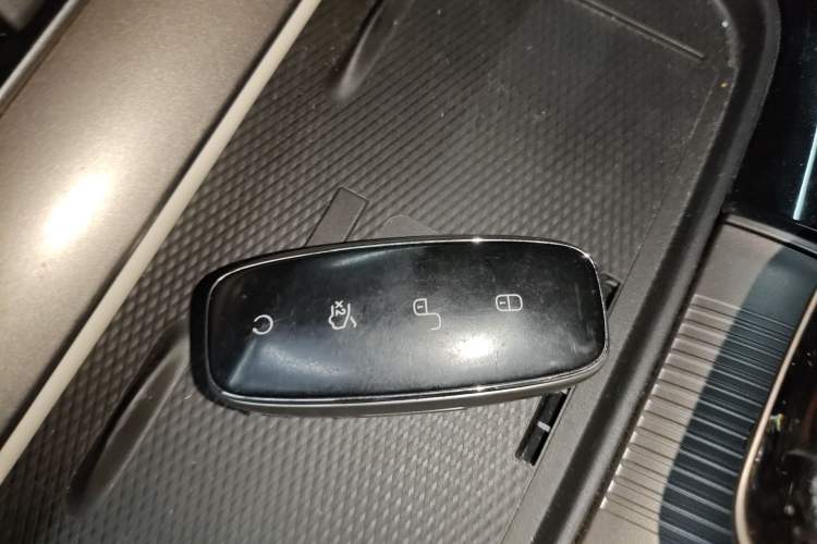 Used Denza D9 2022 DM-i 970 Four-Wheel Drive Flagship Model